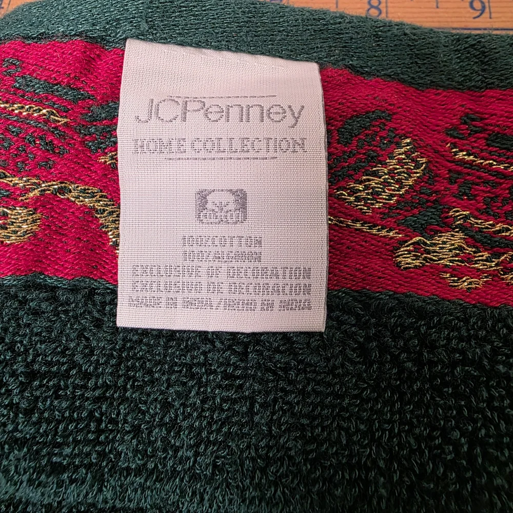 JCPenney Vintage Holiday Set of‎ 2 Display Towels